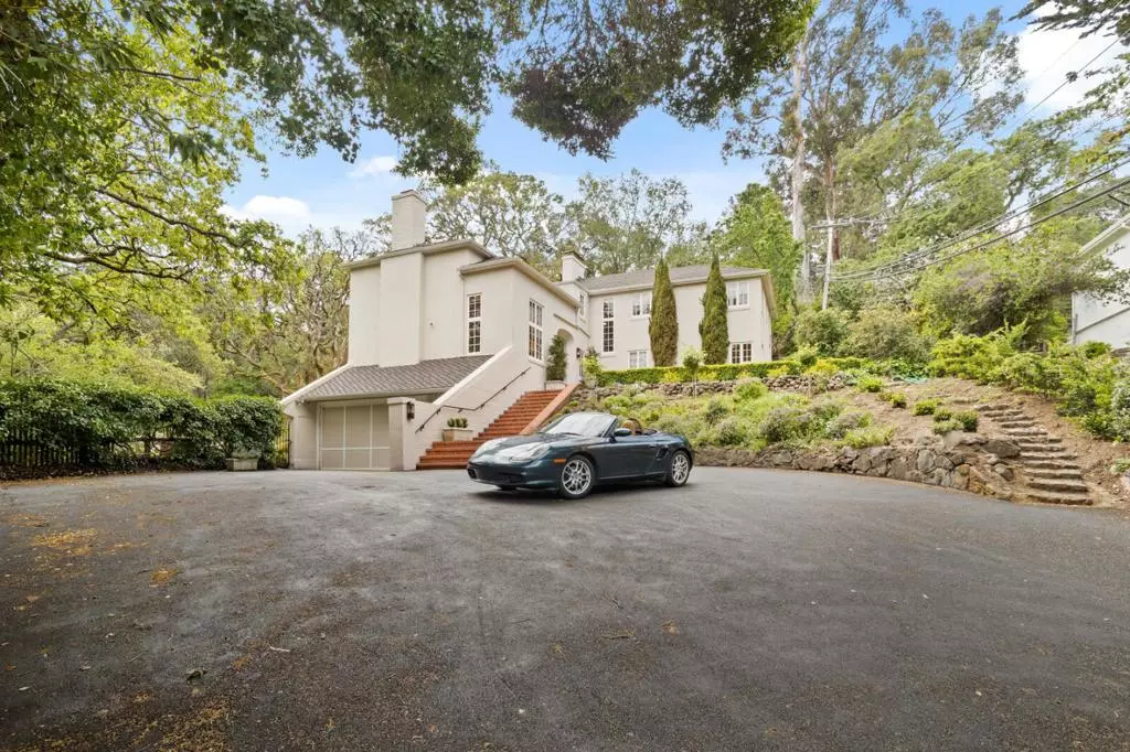 Hillsborough, CA 94010,Address not disclosed