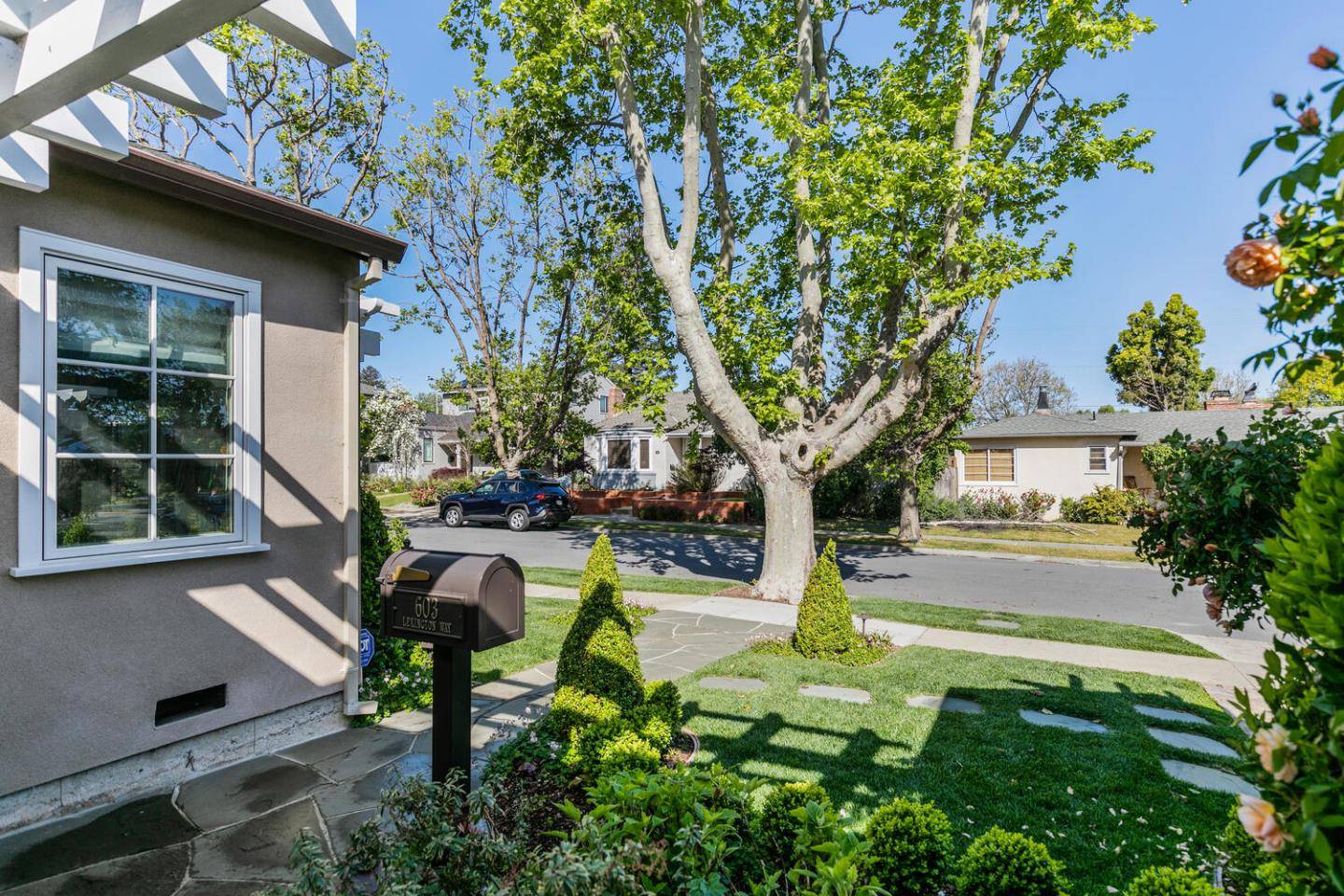 Burlingame, CA 94010,Address not disclosed