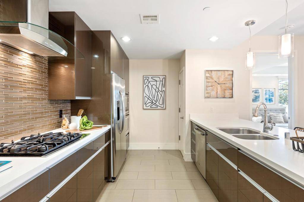 Burlingame, CA 94010,Address not disclosed