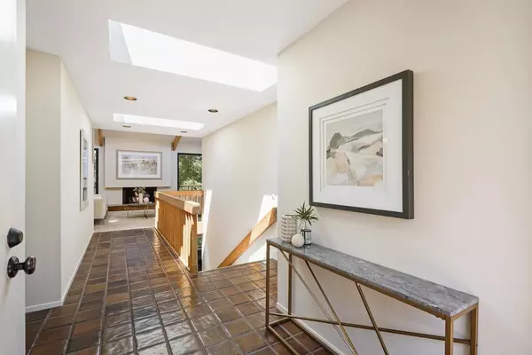 Portola Valley, CA 94028,8 Ohlone ST