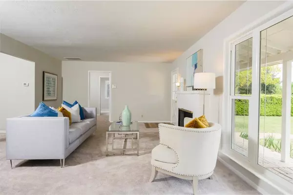 Campbell, CA 95008,933 Robin LN