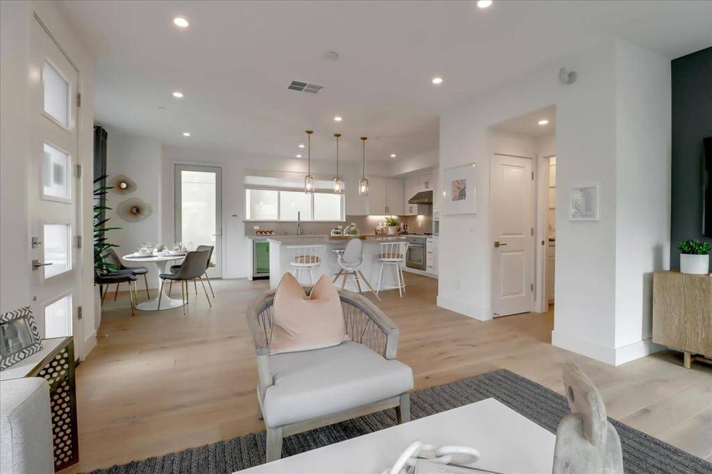 Los Gatos, CA 95032,Address not disclosed