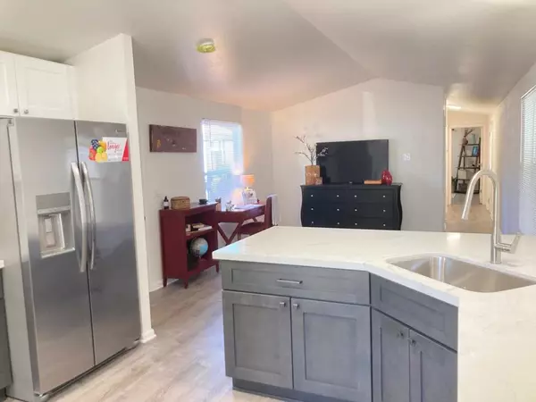 1885 E Bayshore RD #7, East Palo Alto, CA 94303