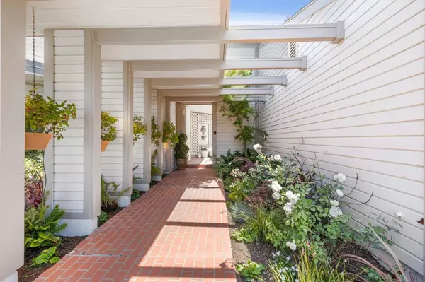 Redwood City, CA 94061,Address not disclosed