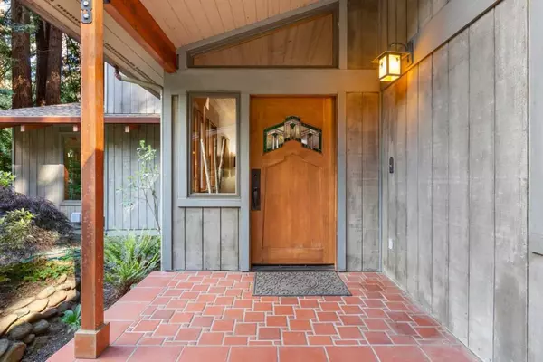 Woodside, CA 94062,Address not disclosed