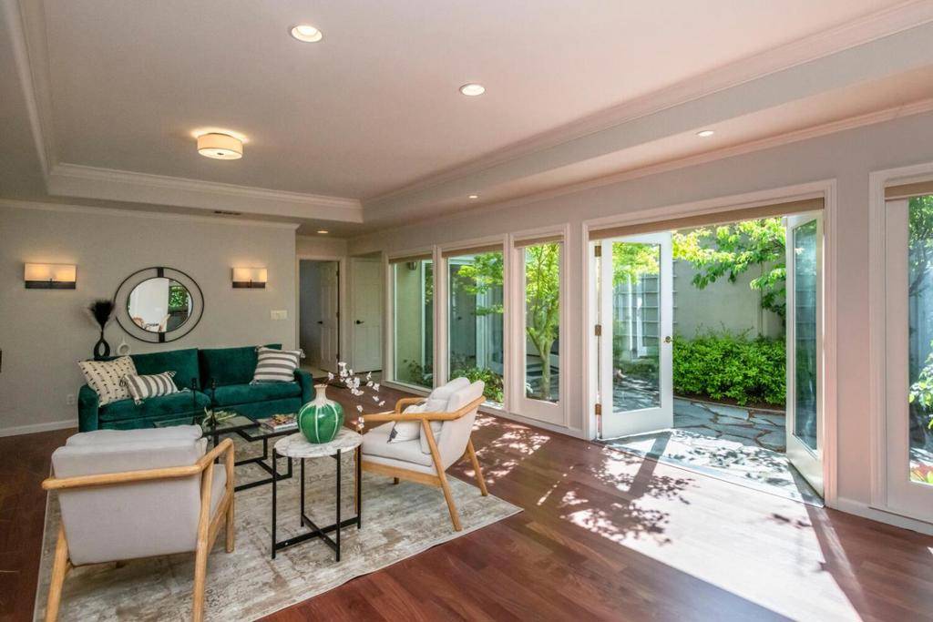 Burlingame, CA 94010,Address not disclosed