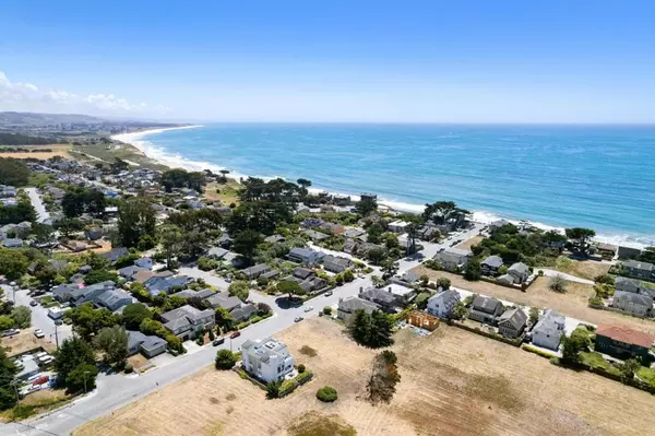 Half Moon Bay, CA 94019,261 Medio AVE