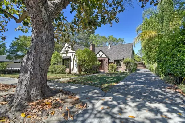 Redwood City, CA 94062,992 Durlston RD