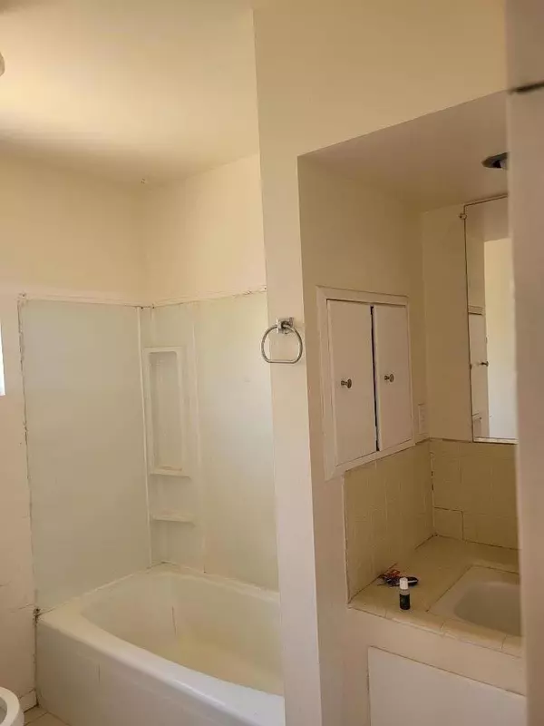 Avenal, CA 93204,408 E San Joaquin ST