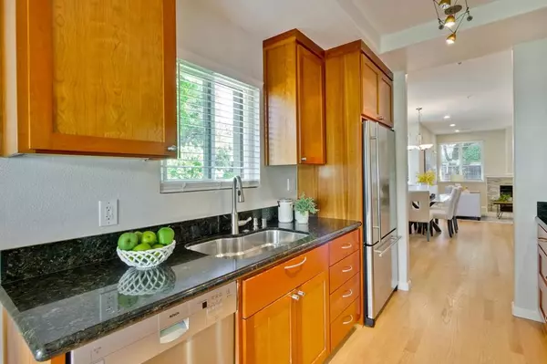 Mountain View, CA 94040,305 Windingwood CT