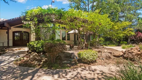 Woodside, CA 94062,340 Laning DR