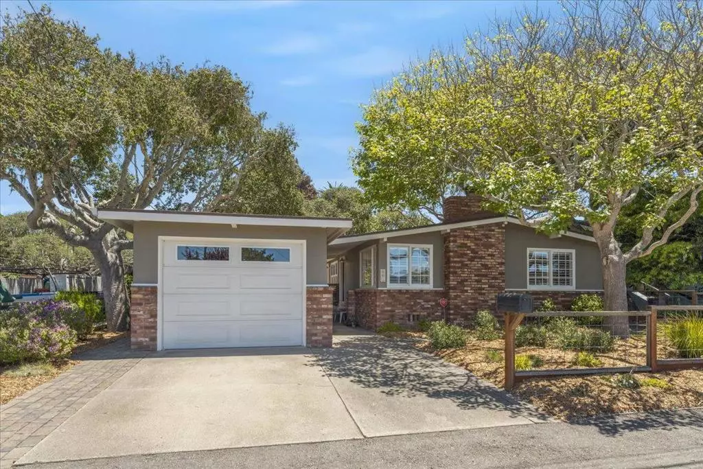 Pacific Grove, CA 93950,901 Ruth CT