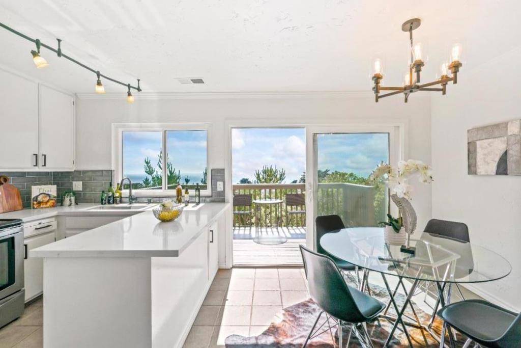 623 Hickey BLVD #B, Pacifica, CA 94044