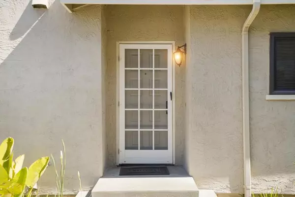 Foster City, CA 94404,153 Albacore LN