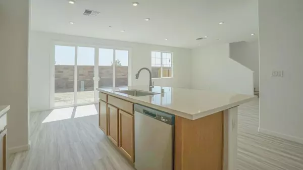 Lathrop, CA 95330,15122 Saybrook ST