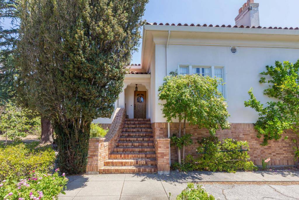 Atherton, CA 94027,167 Almendral AVE