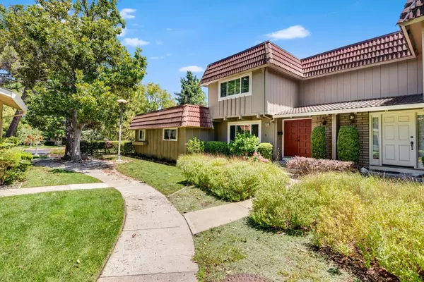 Cupertino, CA 95014,10053 Long Oak LN