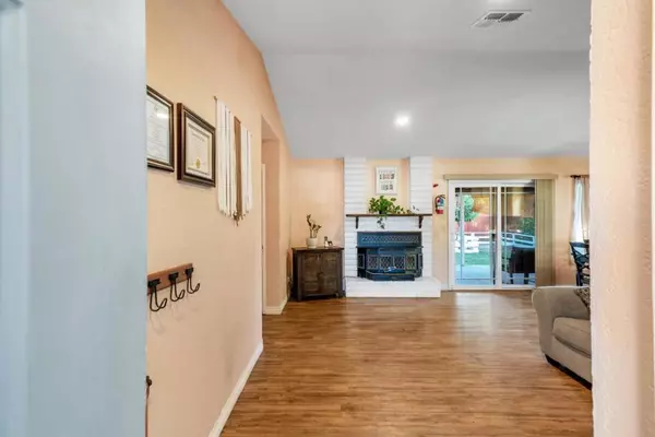Gilroy, CA 95020,9043 Freeman CT