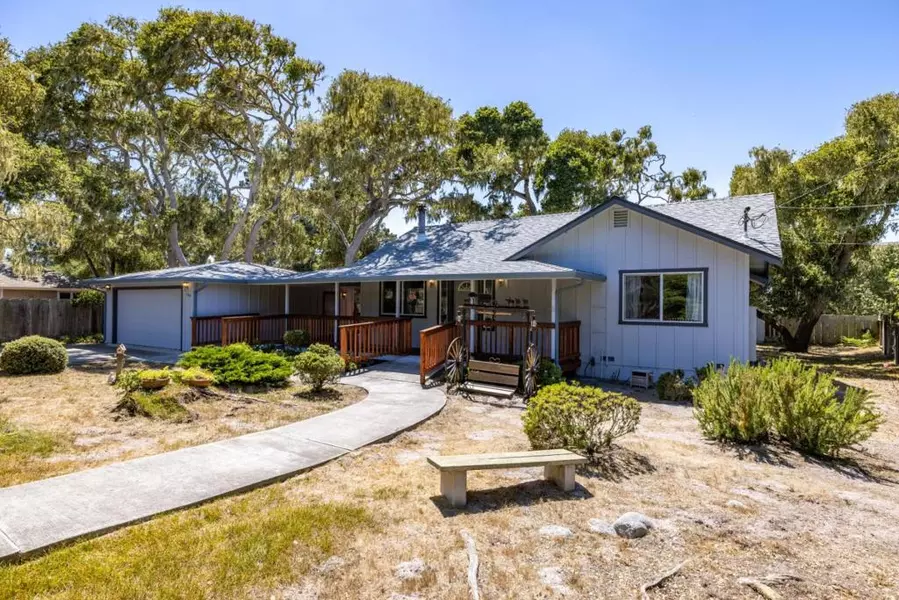 404 Evergreen RD, Pacific Grove, CA 93950