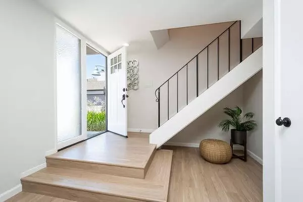 Foster City, CA 94404,830 Magellan LN