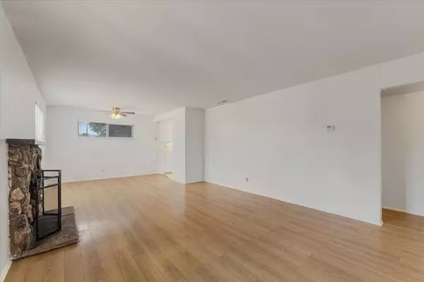 Campbell, CA 95008,315 Sobrato DR