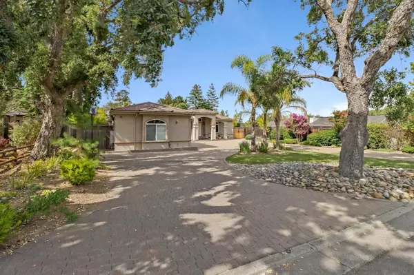 Saratoga, CA 95070,20689 Verde Vista LN