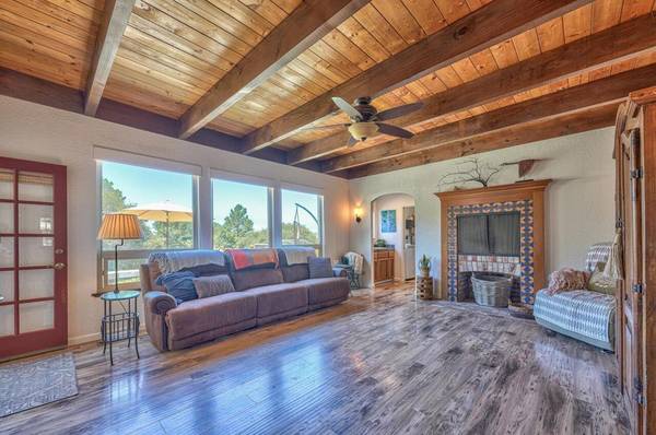 Salinas, CA 93907,19001 Eden LN