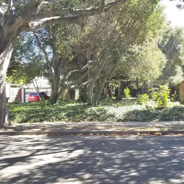 Salinas, CA 93901,212 Oak ST