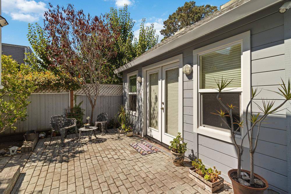 Santa Cruz, CA 95060,839 Riverside AVE