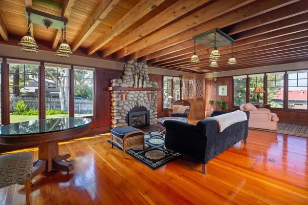 Pacific Grove, CA 93950,923 14th ST