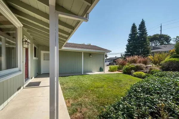 Redwood City, CA 94061,872 Chesterton AVE