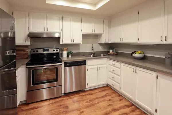 Mountain View, CA 94040,1033 Crestview DR #105