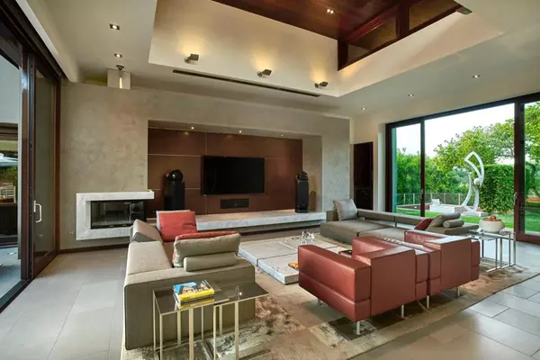 Los Altos Hills, CA 94024,24301 Elise CT
