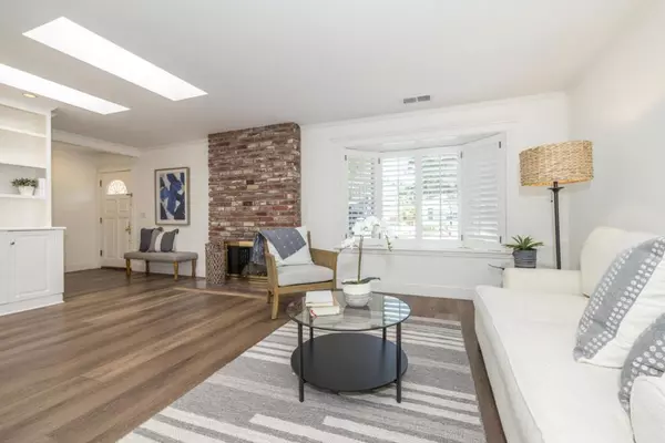 Palo Alto, CA 94306,3389 Saint Michael DR