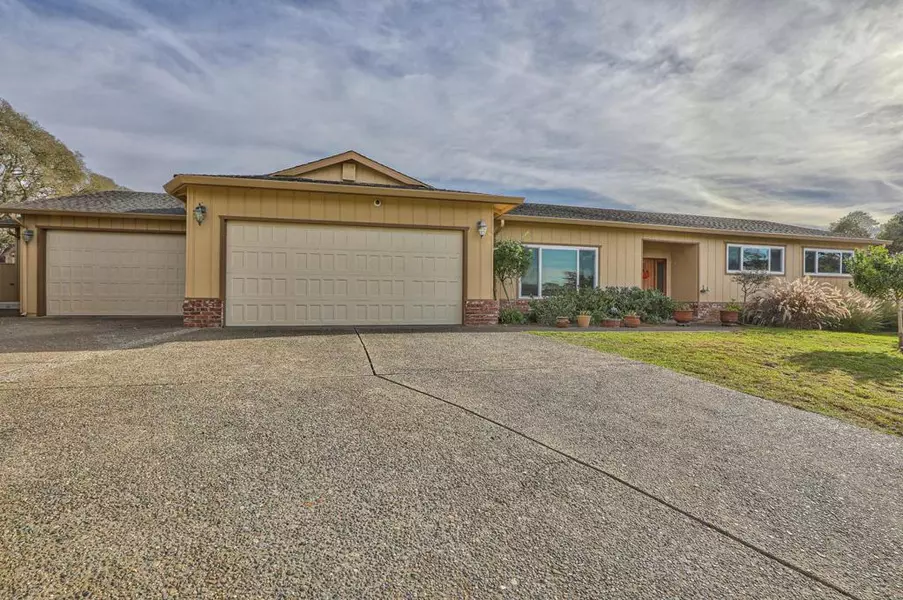 15650 Red Oak PL, Salinas, CA 93907