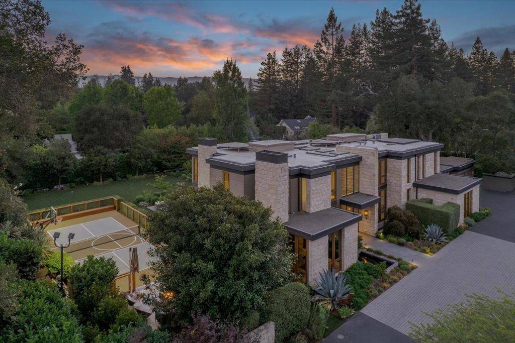 Atherton, CA 94027,72 Barry LN