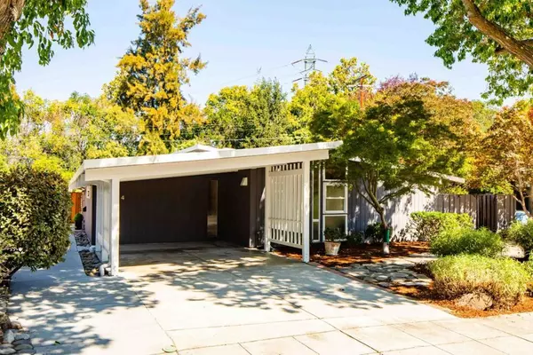 1054 Moffett CIR, Palo Alto, CA 94303