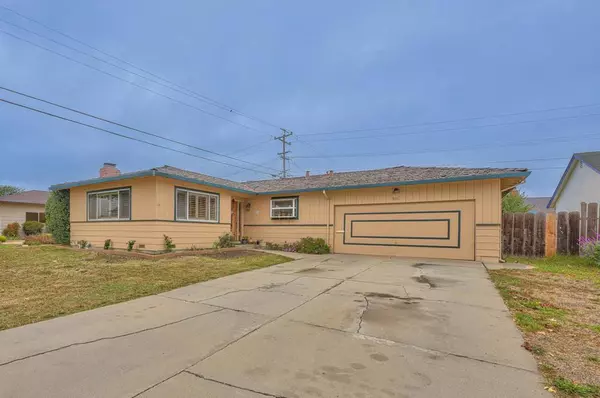 806 Saint Ann DR, Salinas, CA 93901