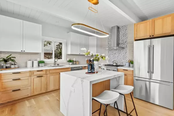 San Carlos, CA 94070,945 Sunset DR