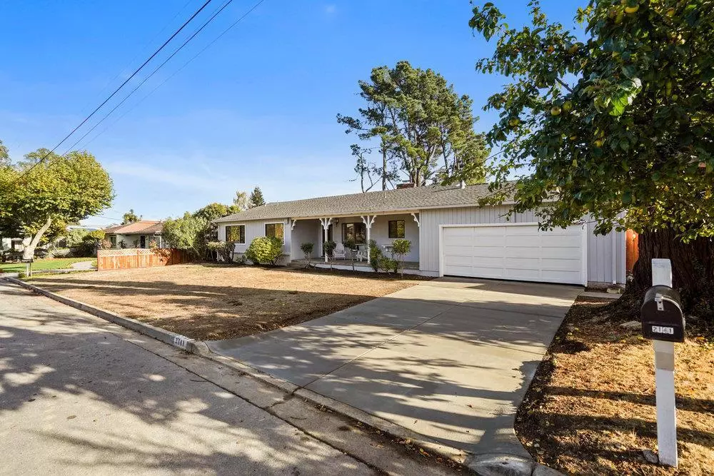 San Mateo, CA 94402,2141 Queens LN