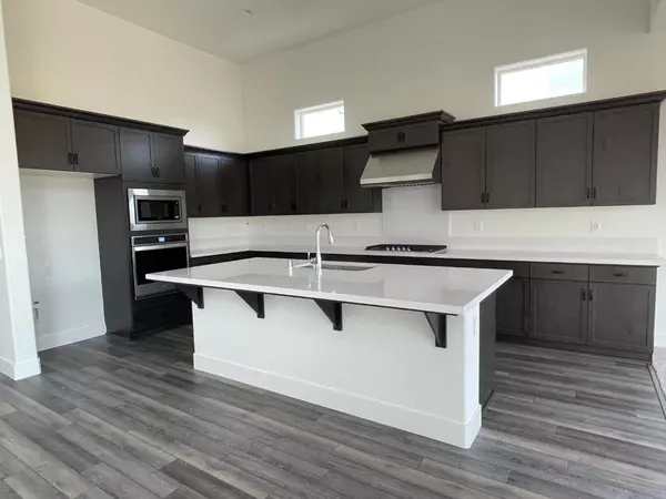 Marina, CA 93933,479 Russell WAY