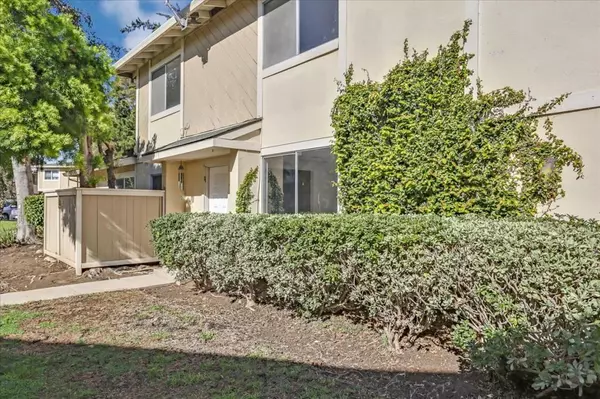 Salinas, CA 93906,1811 Cherokee DR #3