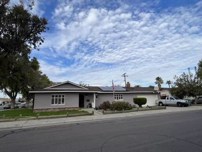 1158 Santa Lea ST, Los Banos, CA 93635