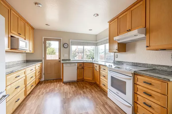 Half Moon Bay, CA 94019,428 Kehoe AVE