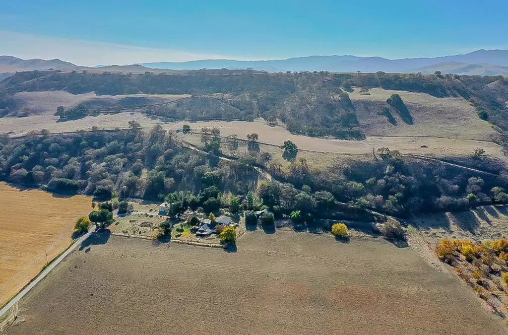 Hollister, CA 95023,7996 Southside RD