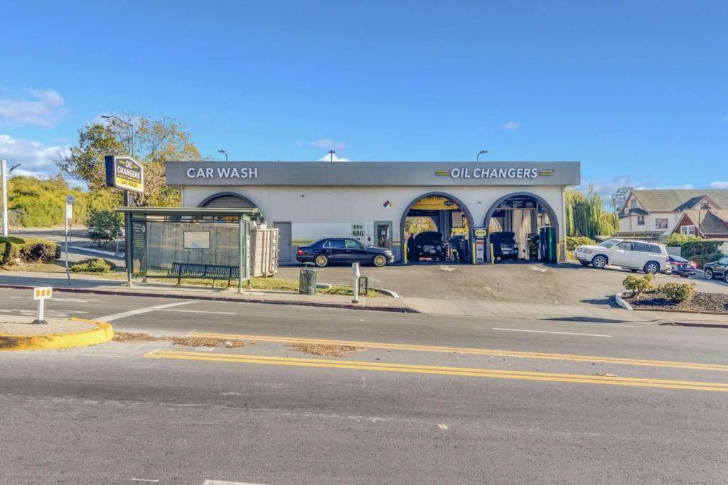 Oakland, CA 94610,3418 Park BLVD