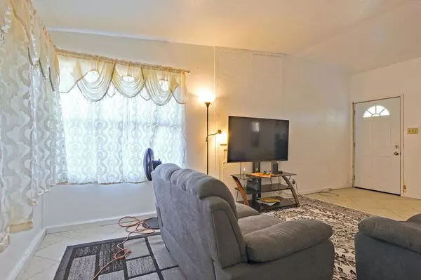 East Palo Alto, CA 94303,1616 Michigan AVE