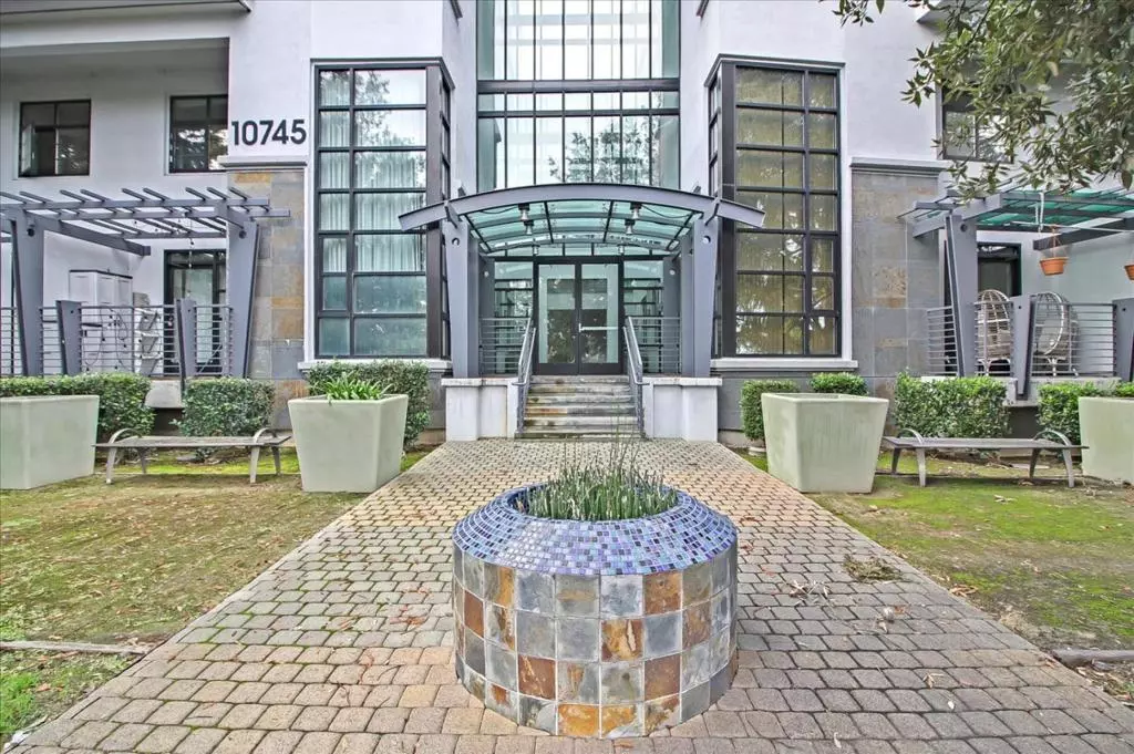 Cupertino, CA 95014,10745 N De Anza BLVD #212