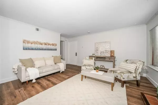 Salinas, CA 93906,2394 N Main ST #C