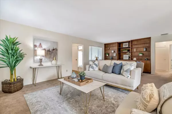 Palo Alto, CA 94303,3320 Stockton PL